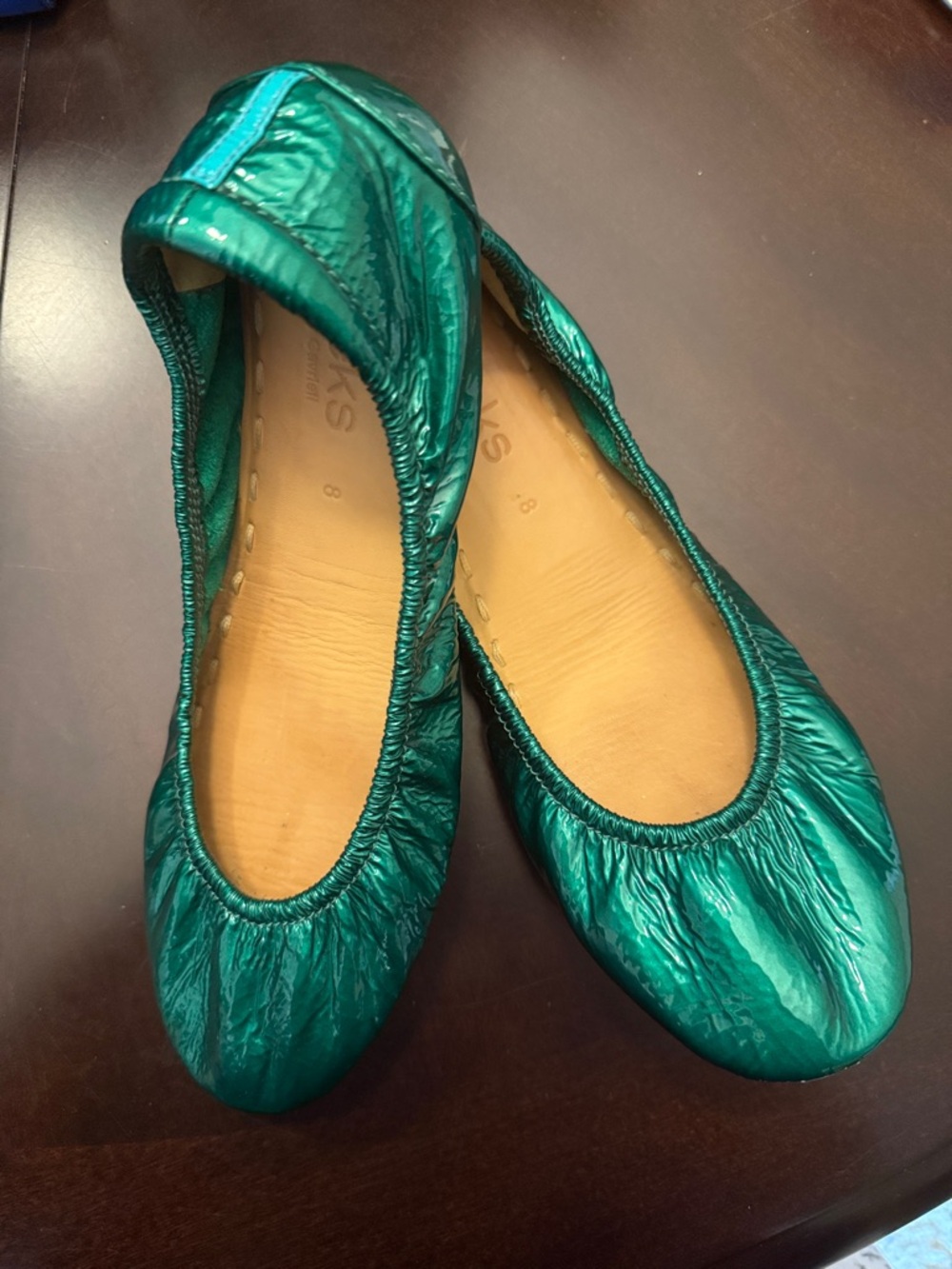 Tieks Emerald Green Metallic Ballet Flats, Size 8. - Picture 16 of 16